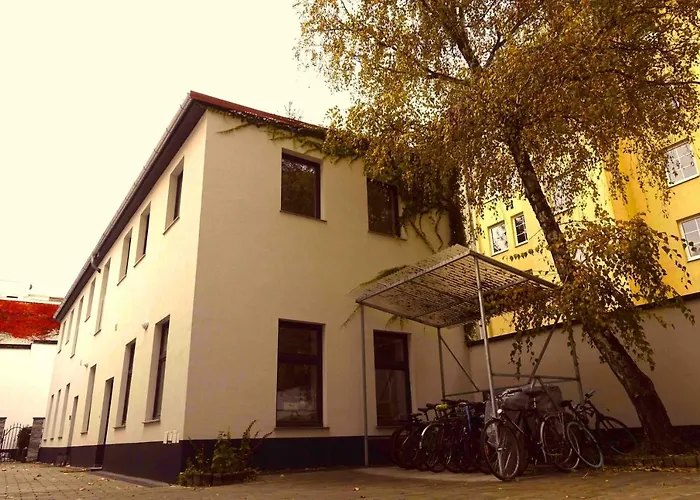 Studio u Parkplatz, zentrale Ruhelage neben Grünoase
